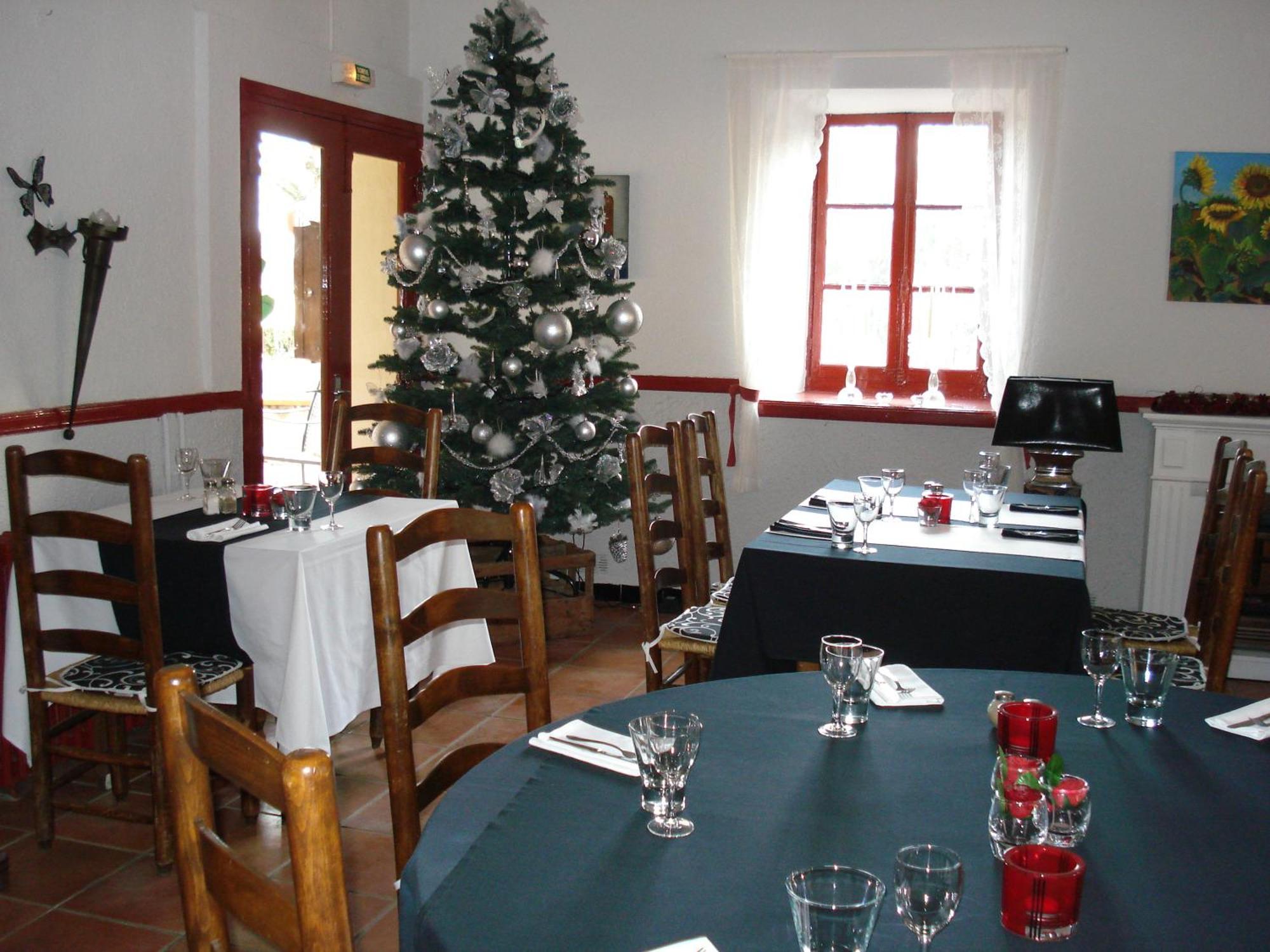 Relais Du Chateau Hotell Saint-Blancard Exteriör bild
