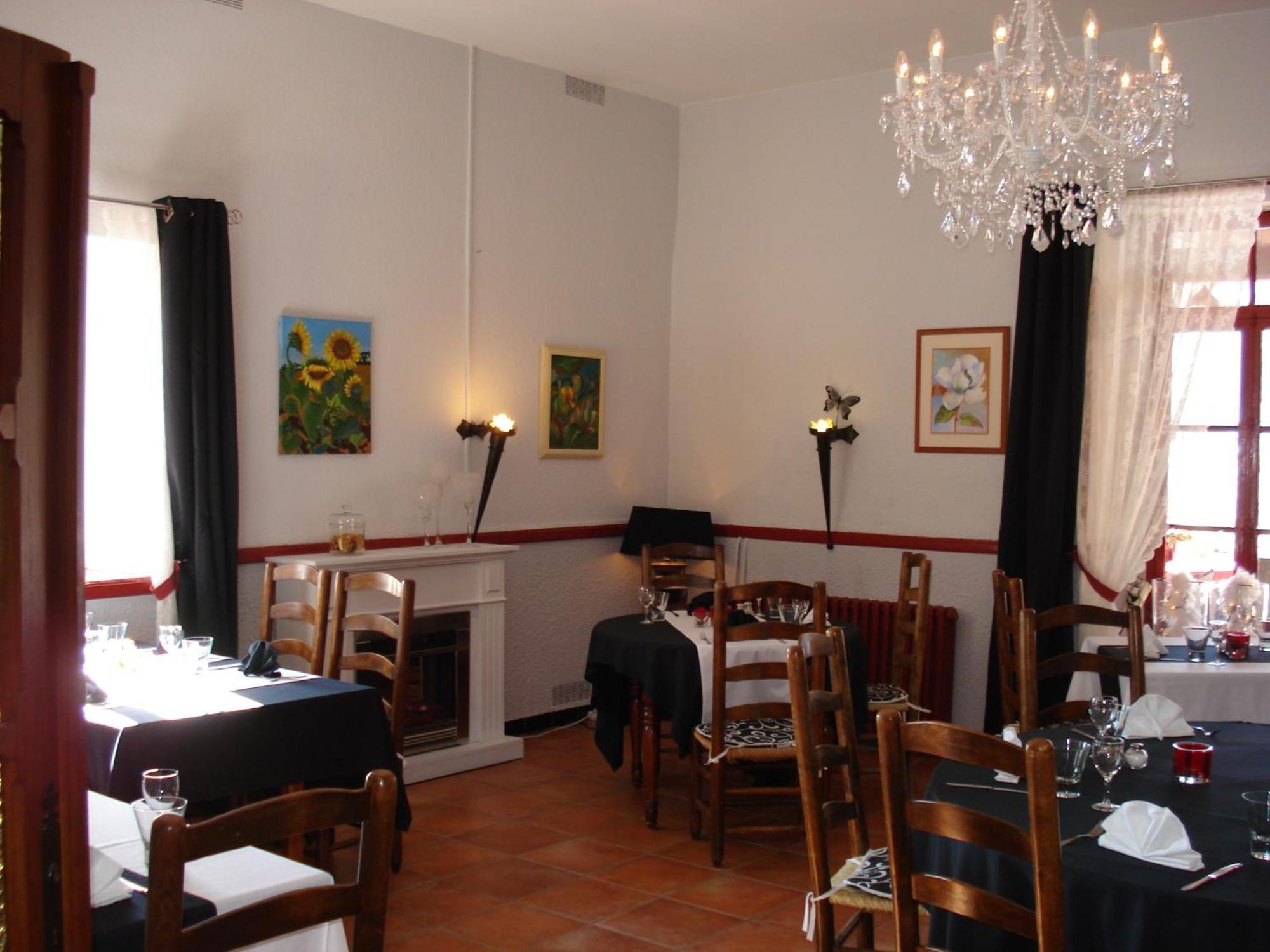 Relais Du Chateau Hotell Saint-Blancard Exteriör bild